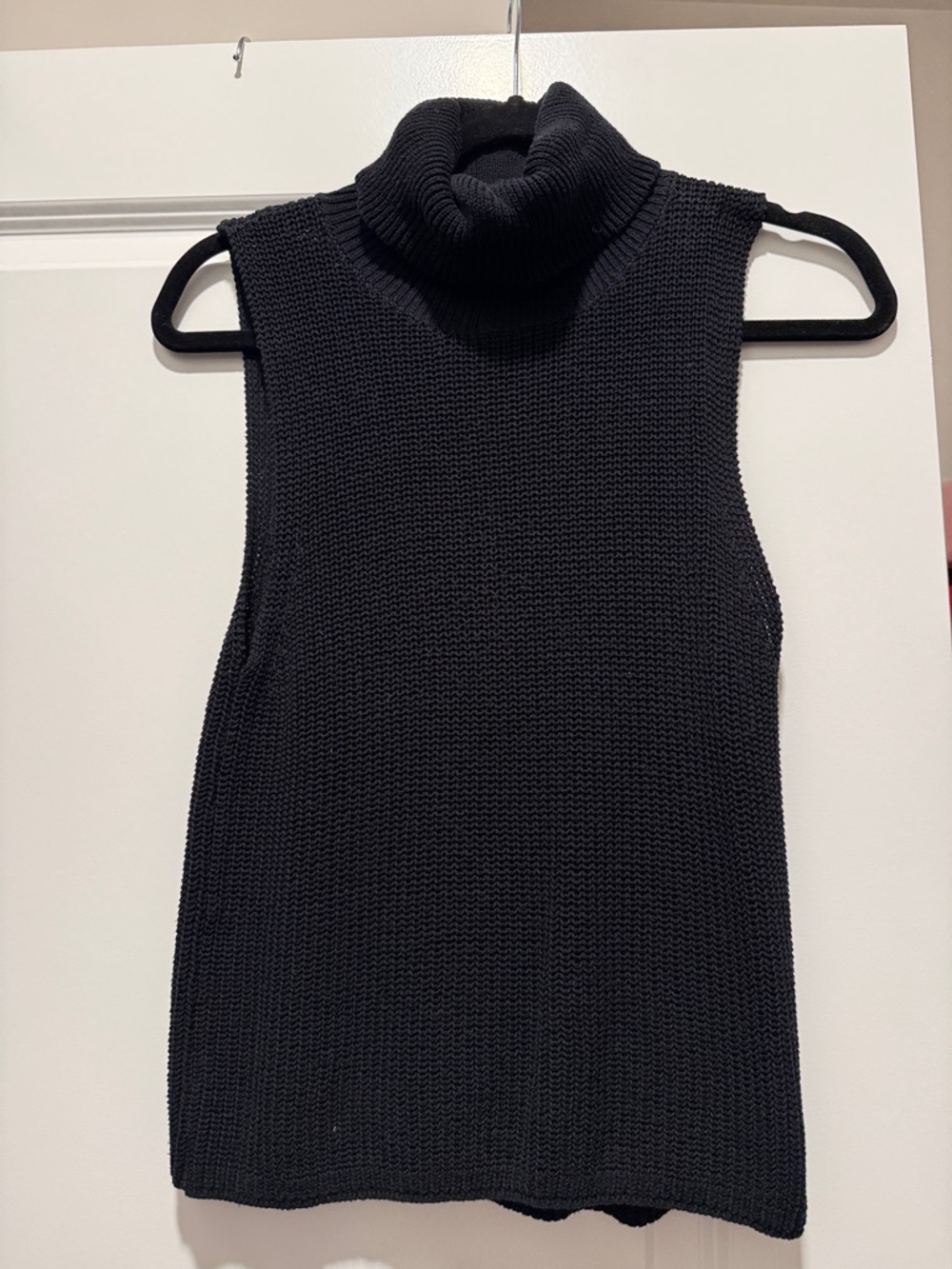 Le Lis Black Sleeveless Turtleneck Sweater